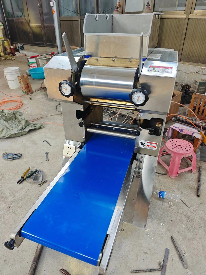 商用壓面機(jī)與面條機(jī) 食品機(jī)械中的效率革命，專業(yè)廠商如何重塑餐飲后廚？